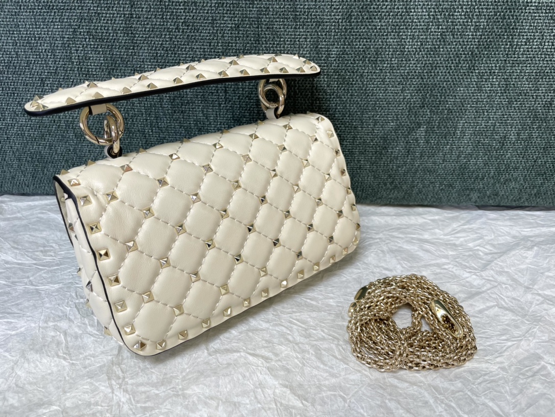 Valentino Garavani Rockstud Spike Small Chain Bag in Ivory Supple Lambskin Nappa